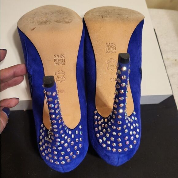 Showstoppers! Saks Fifth Avenue Blue Suede Swarovski Crystal Heel Booties Sz.9 - Picture 5 of 6